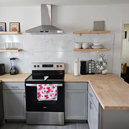 Private Single Level Standalone House Large Lot - 3 Bedrooms Charlotte Ngoại thất bức ảnh