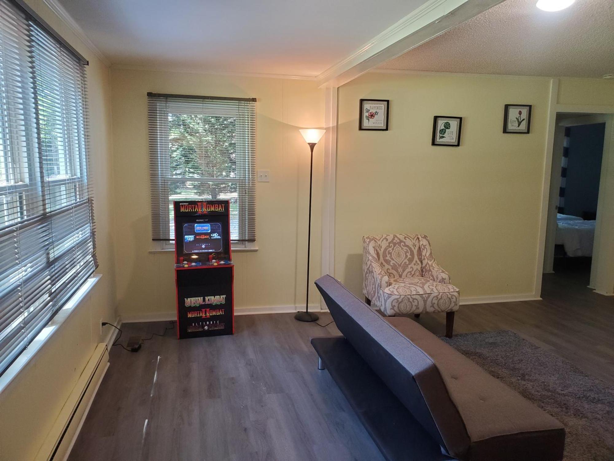 Private Single Level Standalone House Large Lot - 3 Bedrooms Charlotte Ngoại thất bức ảnh