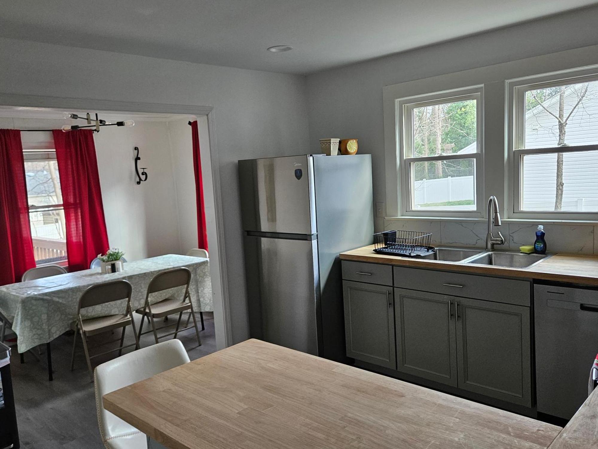 Private Single Level Standalone House Large Lot - 3 Bedrooms Charlotte Ngoại thất bức ảnh